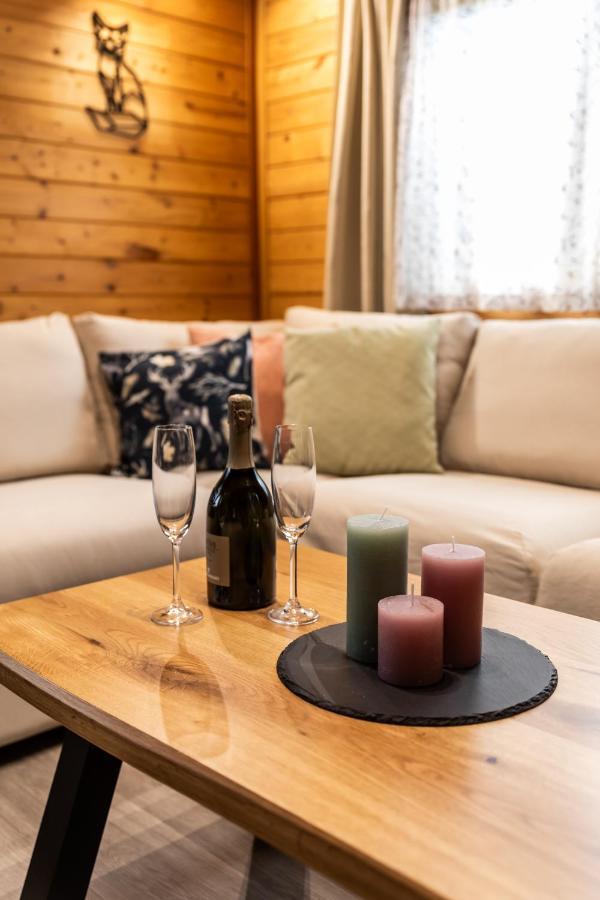 Private Summer House With Swimming Pool, Beach Bar And Pit For Football And Volleyball Hvezdonice Екстериор снимка