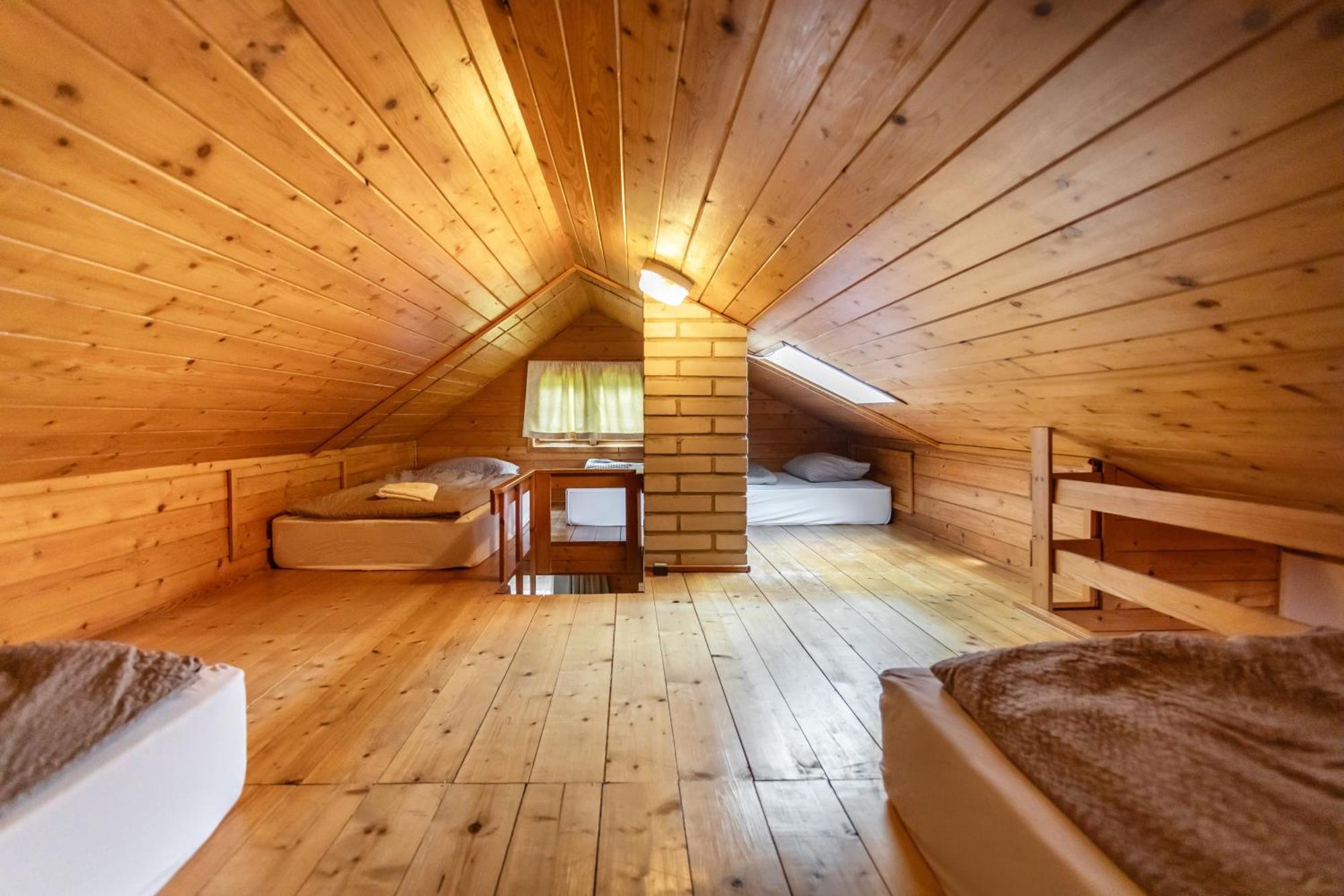 Private Summer House With Swimming Pool, Beach Bar And Pit For Football And Volleyball Hvezdonice Екстериор снимка