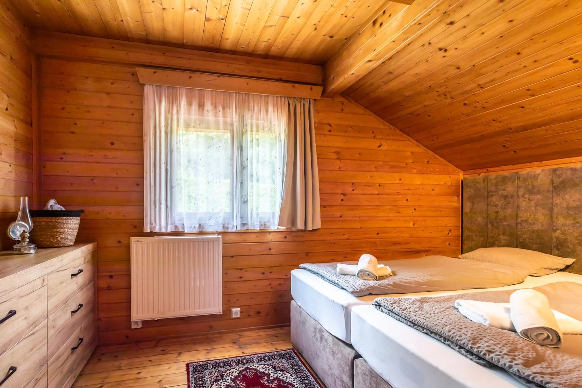 Private Summer House With Swimming Pool, Beach Bar And Pit For Football And Volleyball Hvezdonice Екстериор снимка