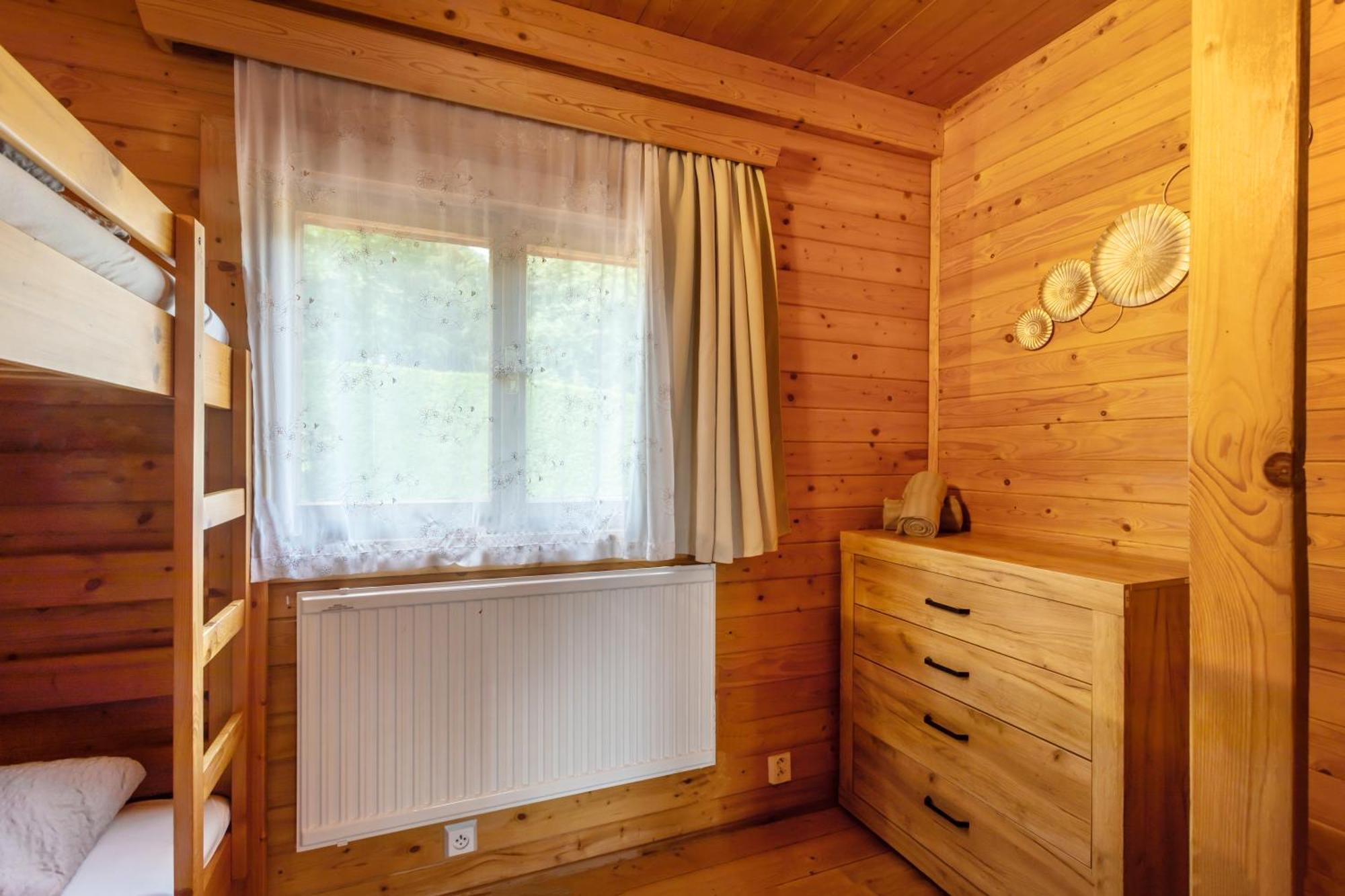 Private Summer House With Swimming Pool, Beach Bar And Pit For Football And Volleyball Hvezdonice Екстериор снимка