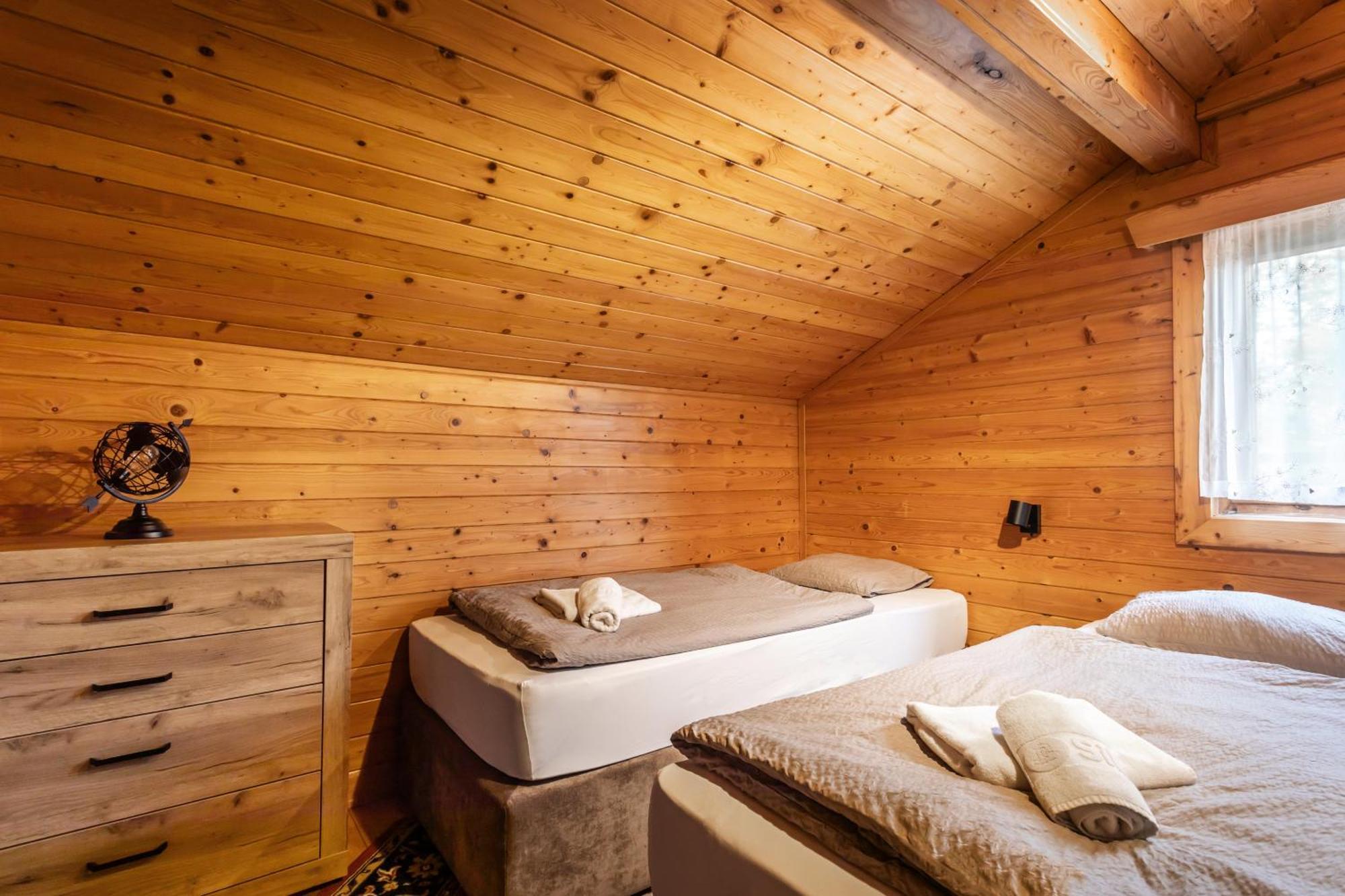 Private Summer House With Swimming Pool, Beach Bar And Pit For Football And Volleyball Hvezdonice Екстериор снимка