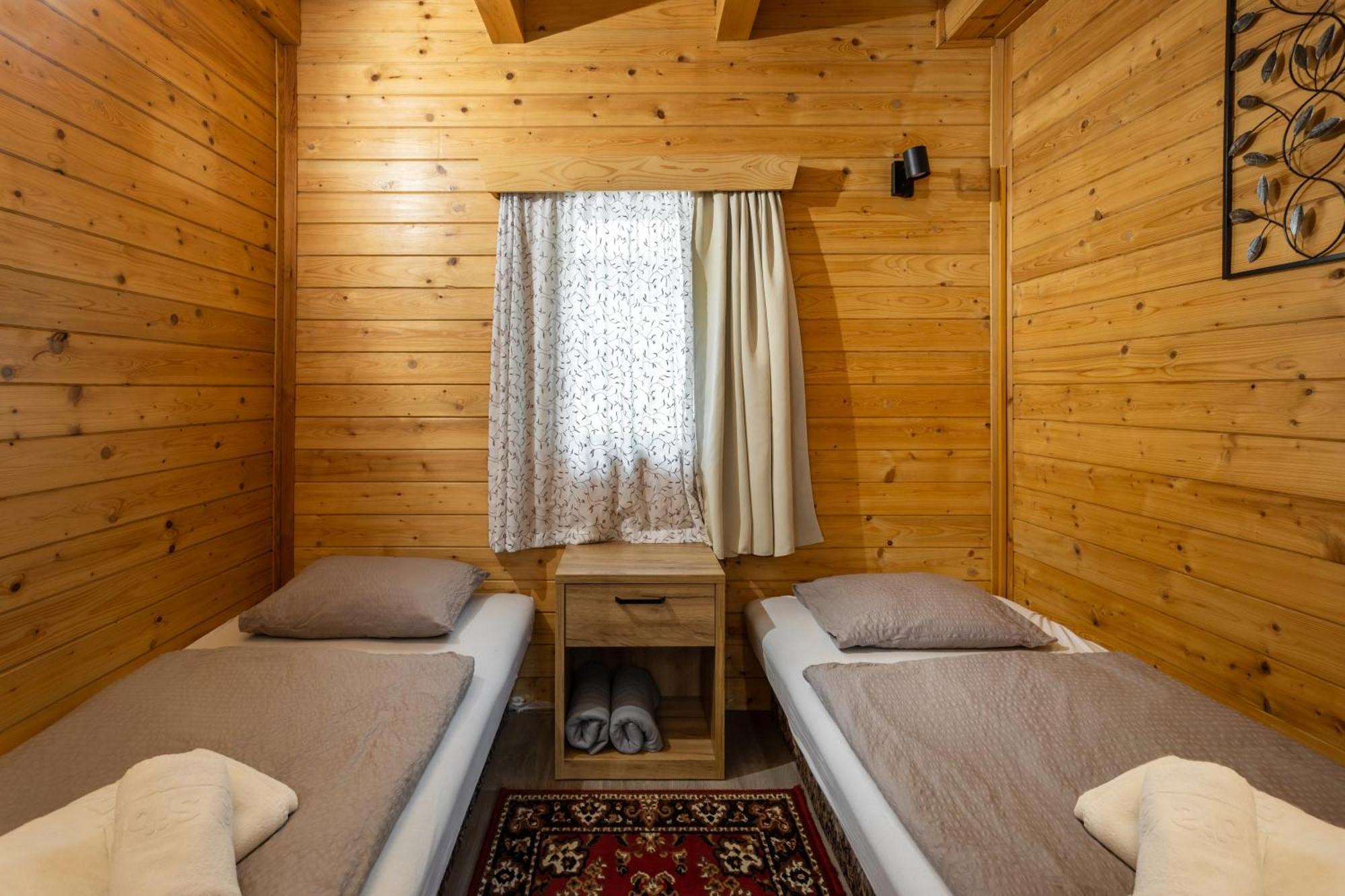 Private Summer House With Swimming Pool, Beach Bar And Pit For Football And Volleyball Hvezdonice Екстериор снимка