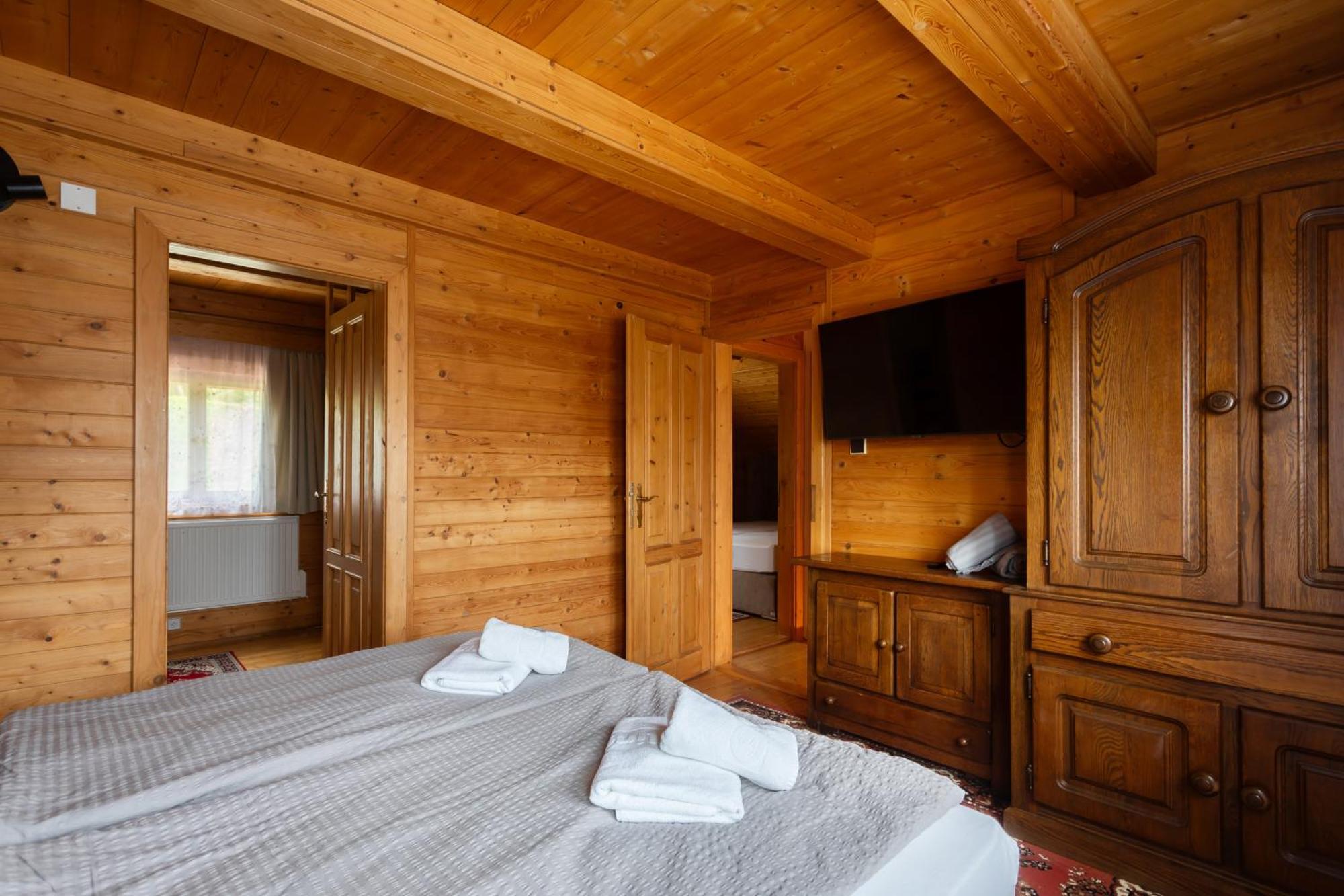 Private Summer House With Swimming Pool, Beach Bar And Pit For Football And Volleyball Hvezdonice Екстериор снимка