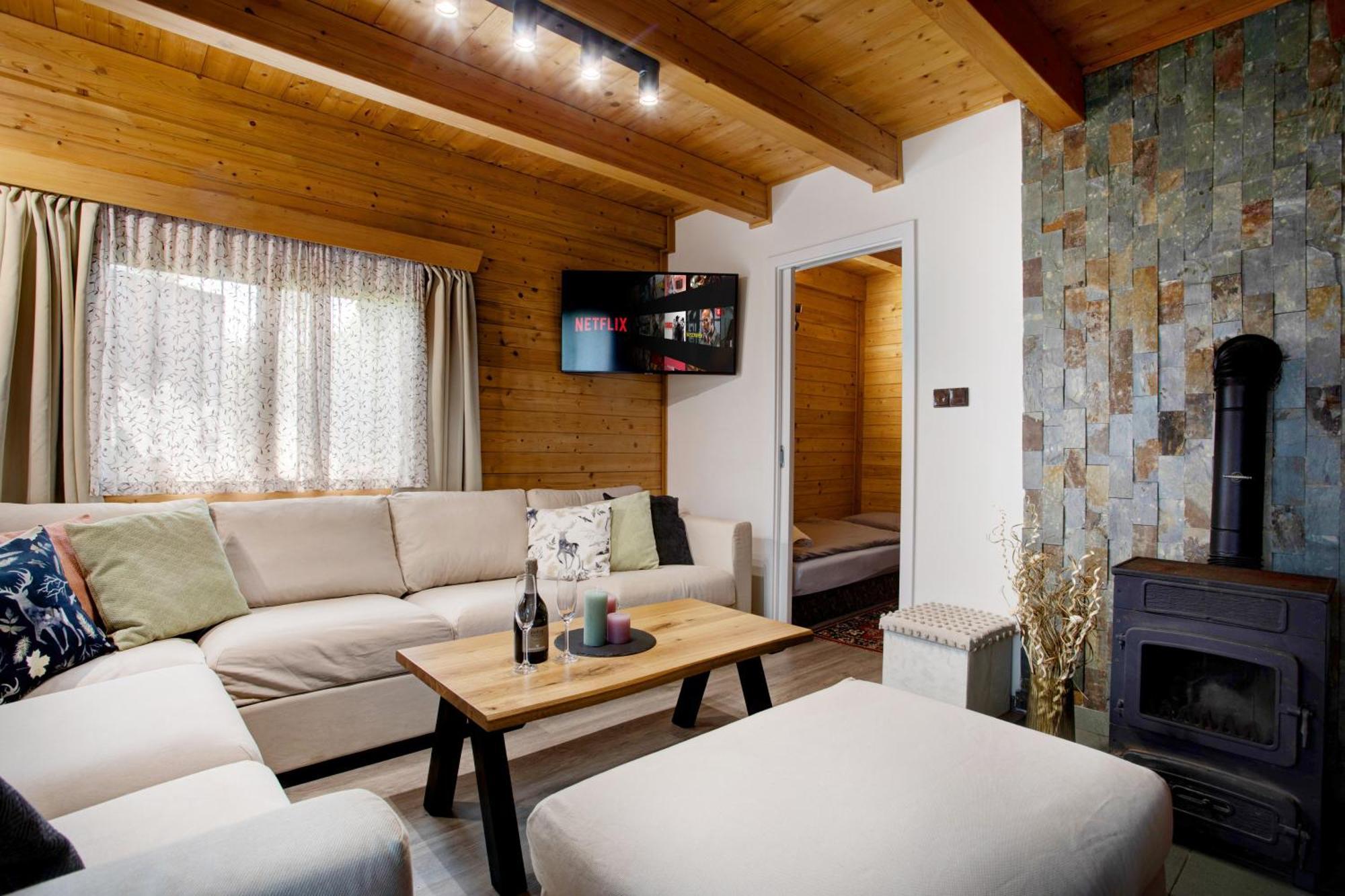 Private Summer House With Swimming Pool, Beach Bar And Pit For Football And Volleyball Hvezdonice Екстериор снимка