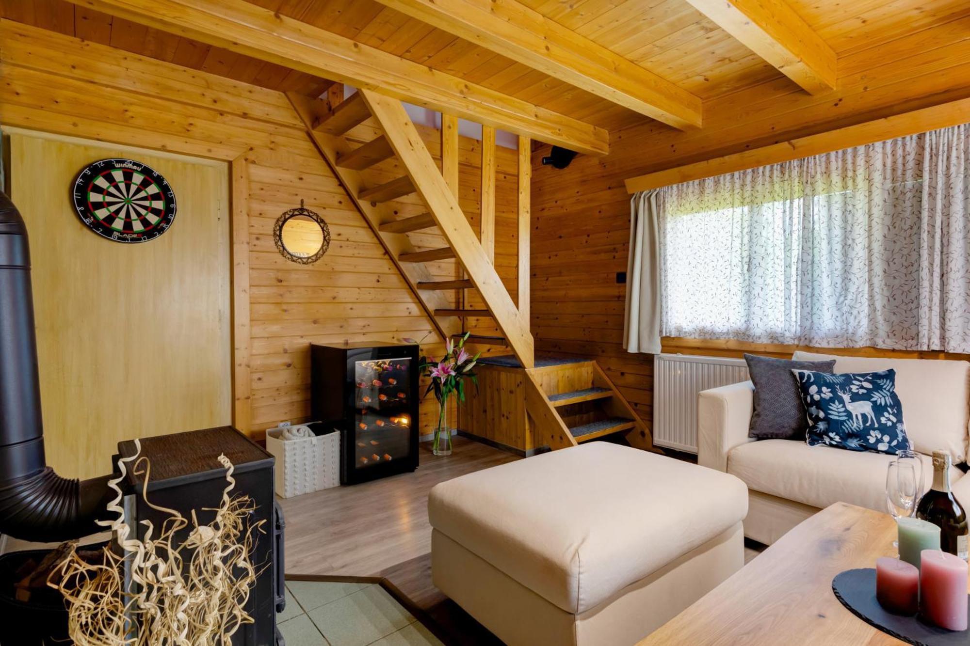 Private Summer House With Swimming Pool, Beach Bar And Pit For Football And Volleyball Hvezdonice Екстериор снимка